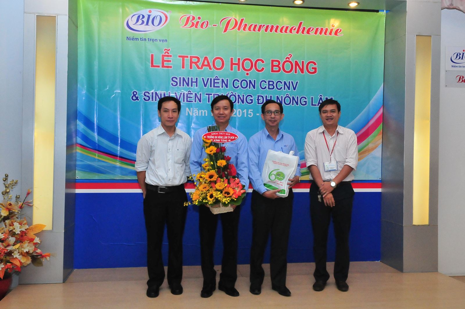 Lễ trao học bổng