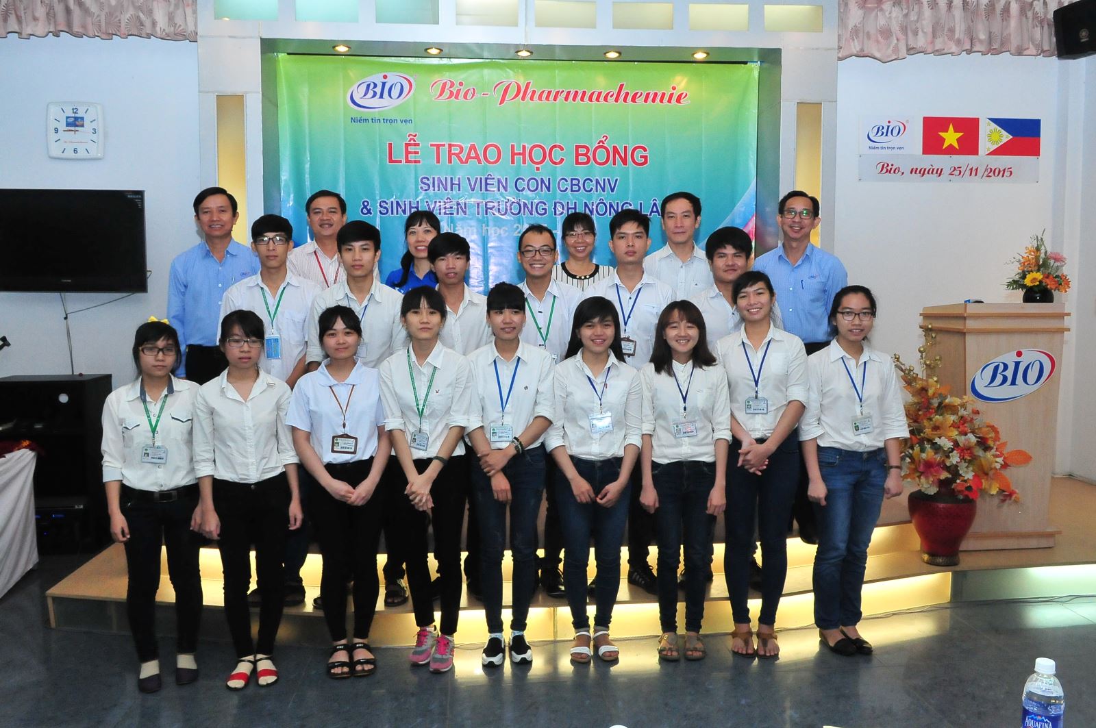 LỄ TRAO HỌC BỔNG TẠI CÔNG TY BIO